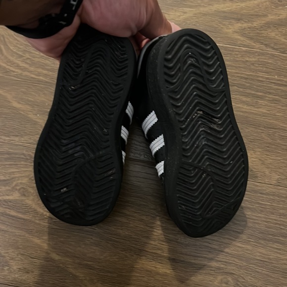 Adidas kids shell toe - Picture 4 of 5